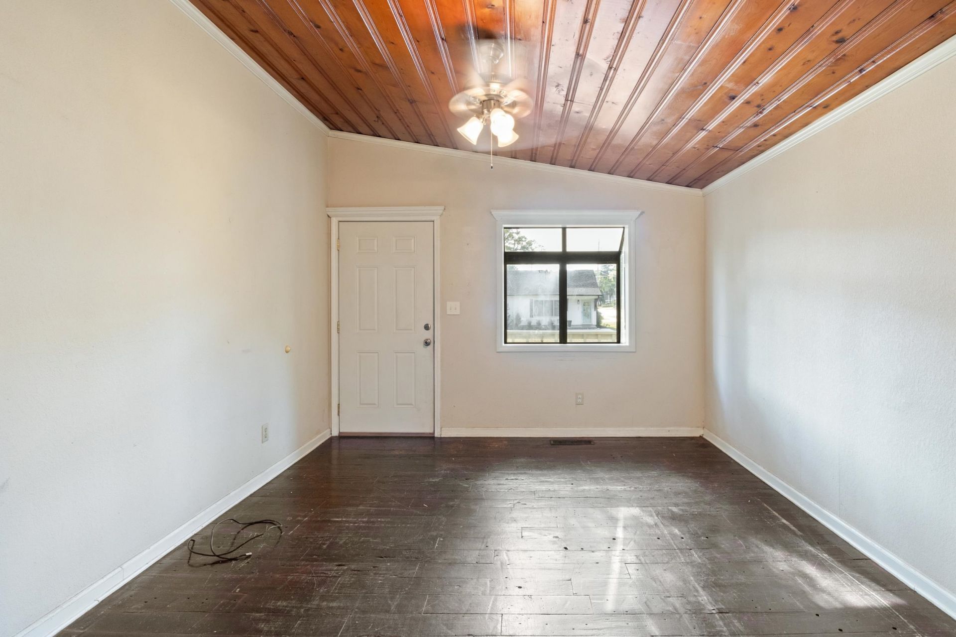 111 N Hollywood Dr.  Photo 11
