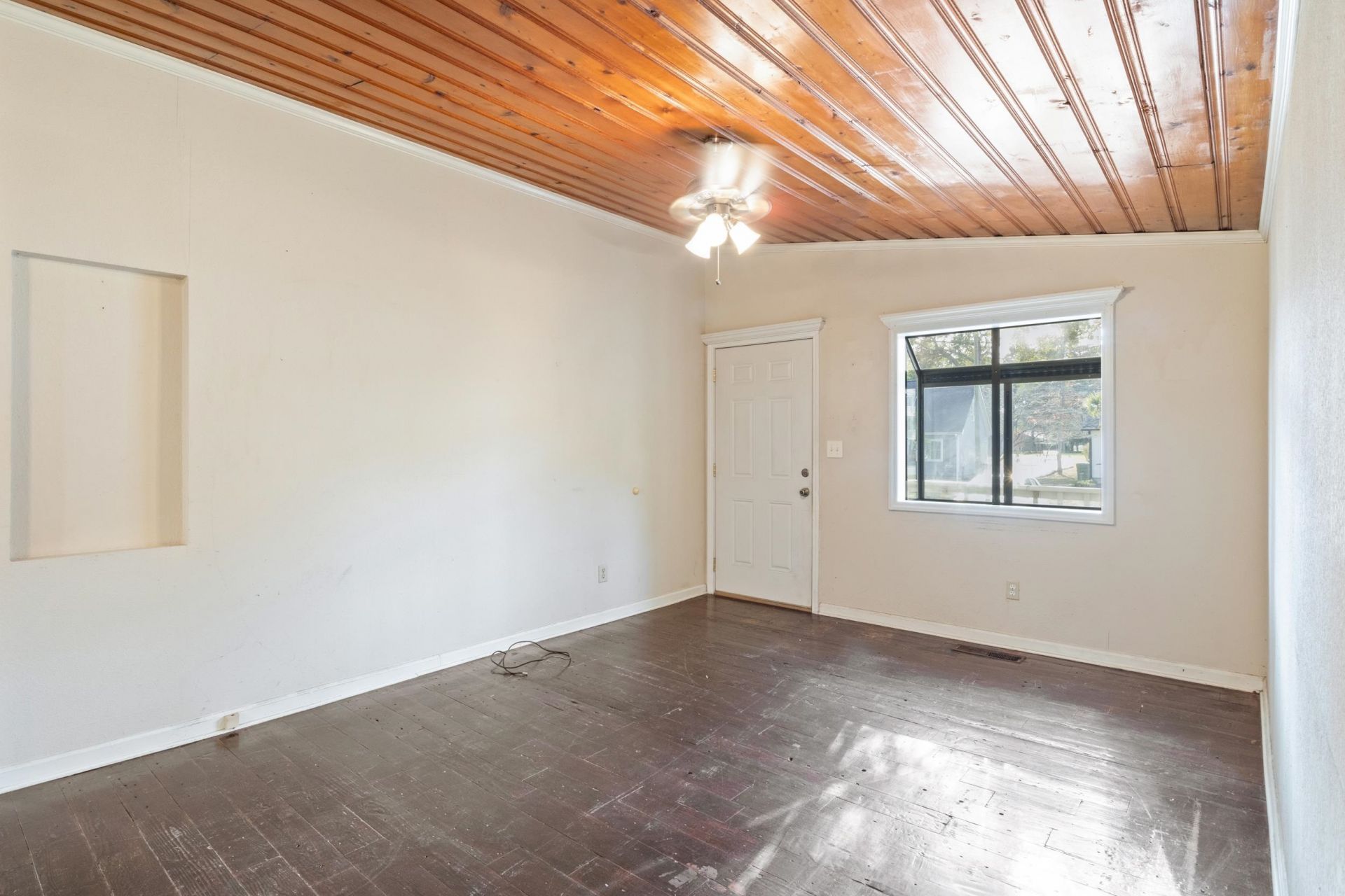 111 N Hollywood Dr.  Photo 12