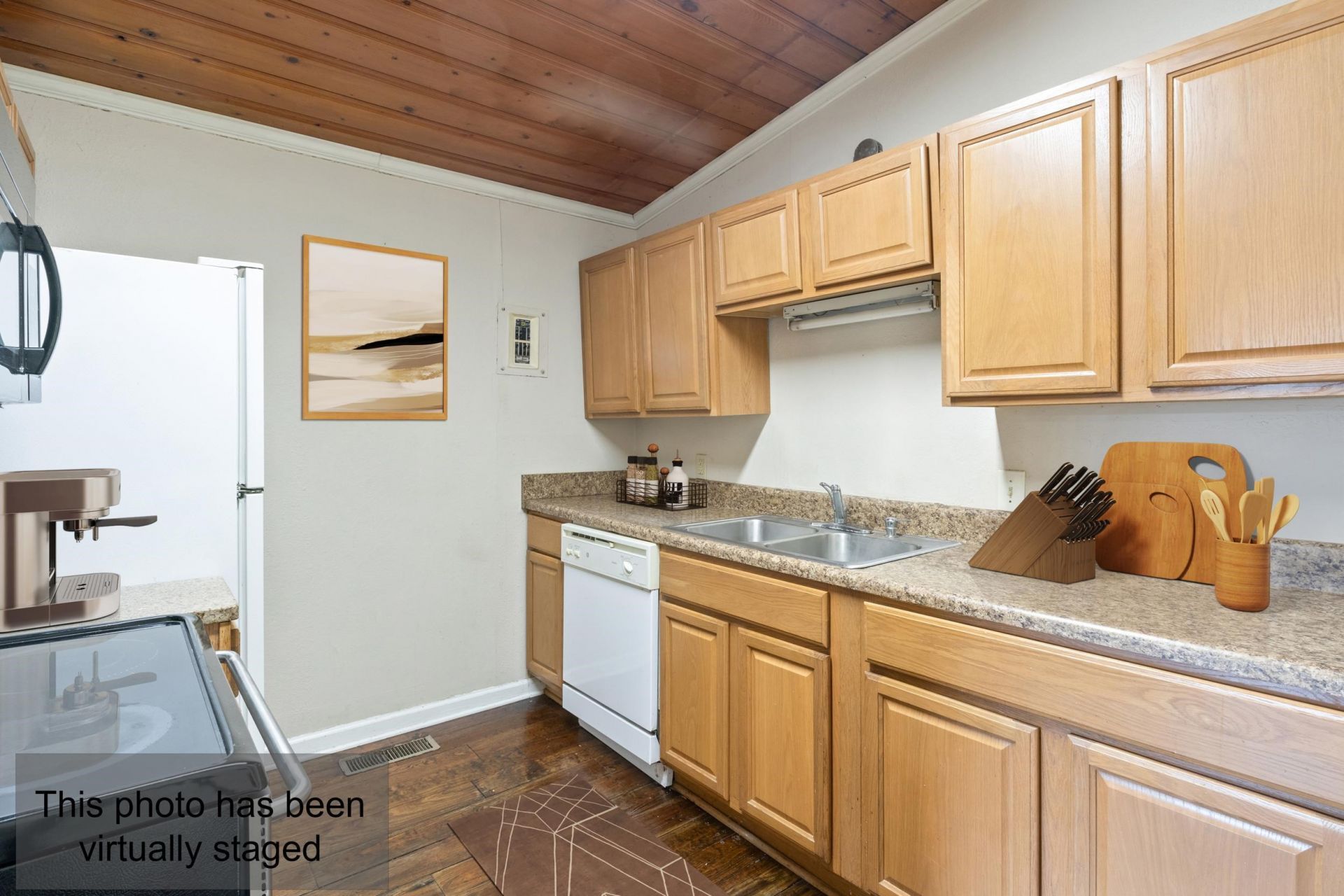 111 N Hollywood Dr.  Photo 16