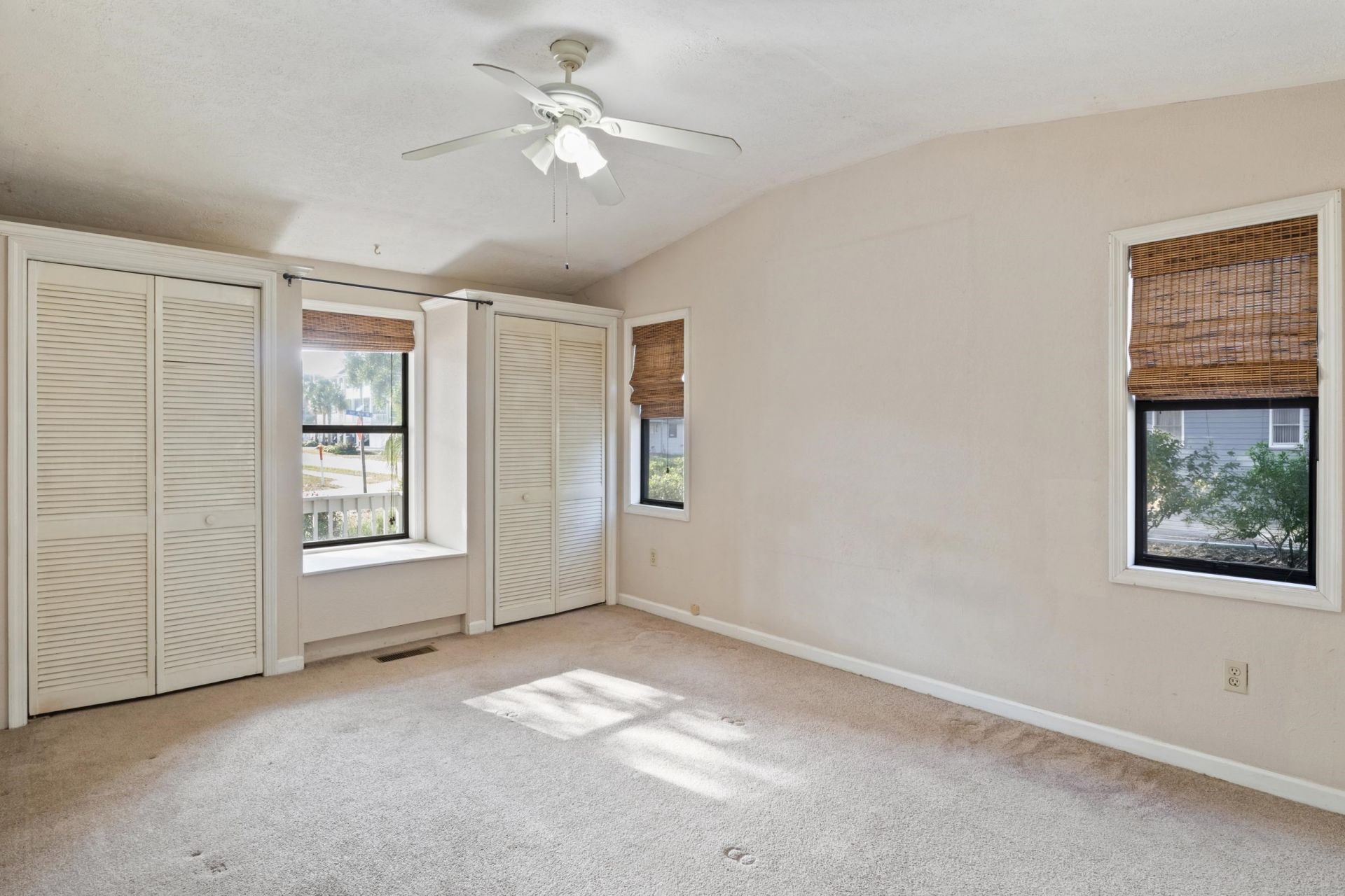 111 N Hollywood Dr.  Photo 27