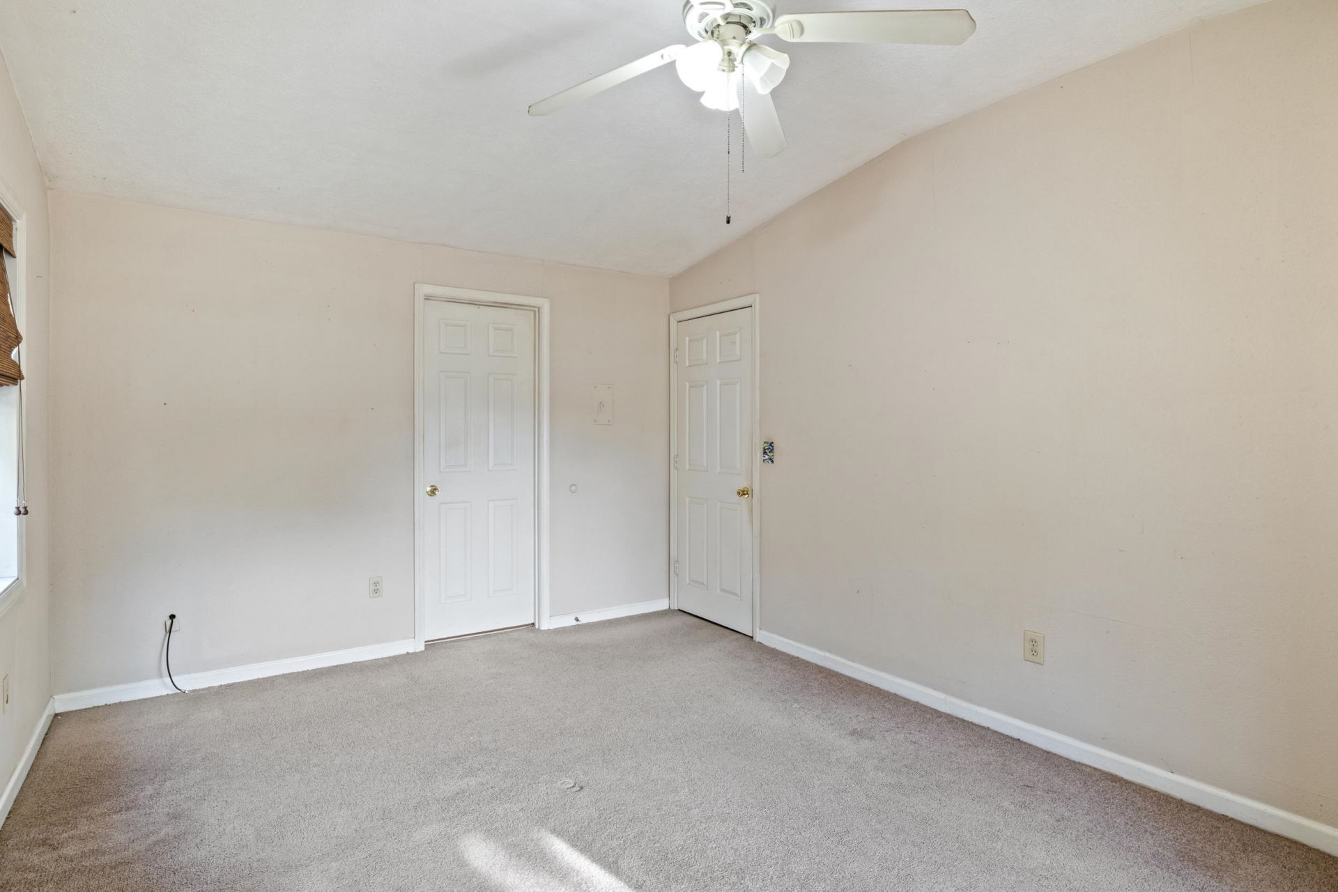 111 N Hollywood Dr.  Photo 28