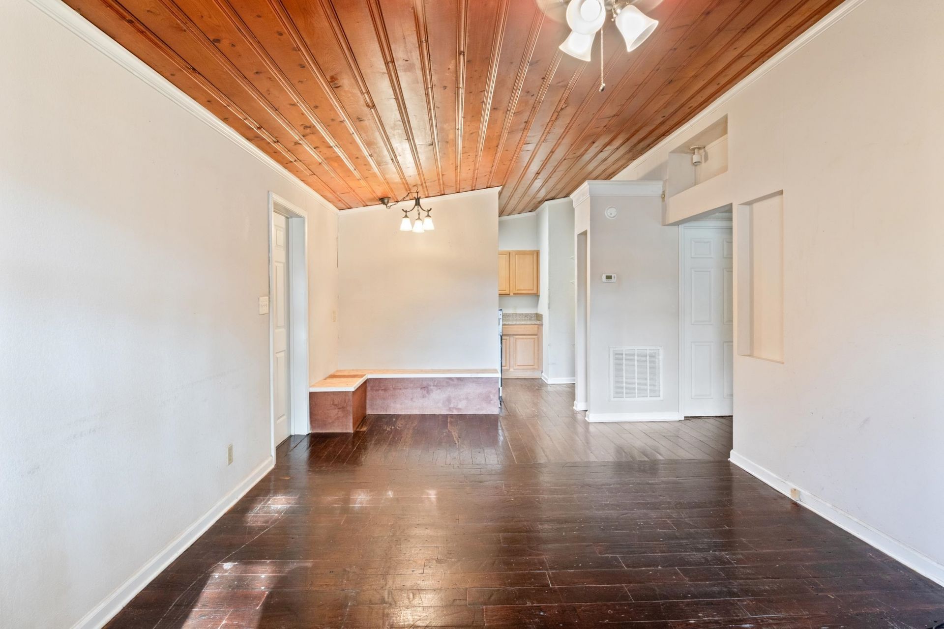 111 N Hollywood Dr.  Photo 30