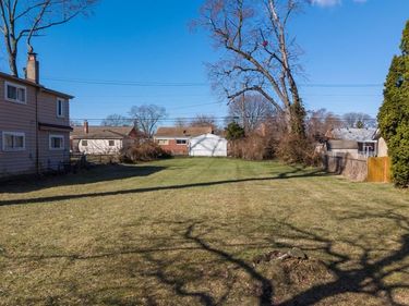 8505 Fenton Street , Dearborn Heights, MI 48127