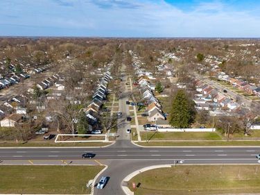 00 Telegraph , Dearborn Heights, MI 48125