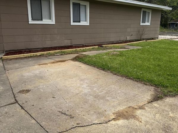 3020 Lakewood Drive, Jackson, MS 39212