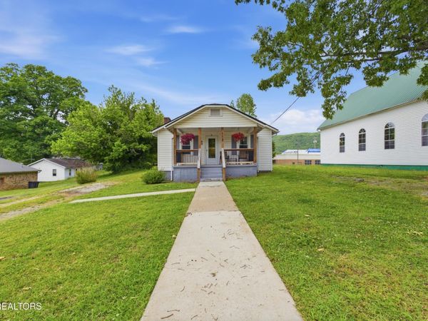 118 Woody Ave , Harriman, TN 37748