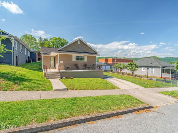 905 Cumberland St , Harriman, TN 37748