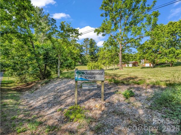 9999 Sedgewood Court, Fairview, NC 28730
