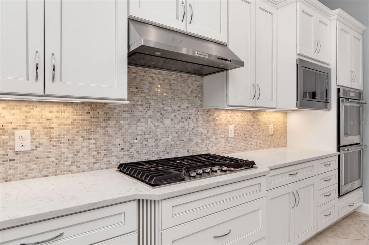 825 Seascape Place, Sarasota, FL 34240 Photo