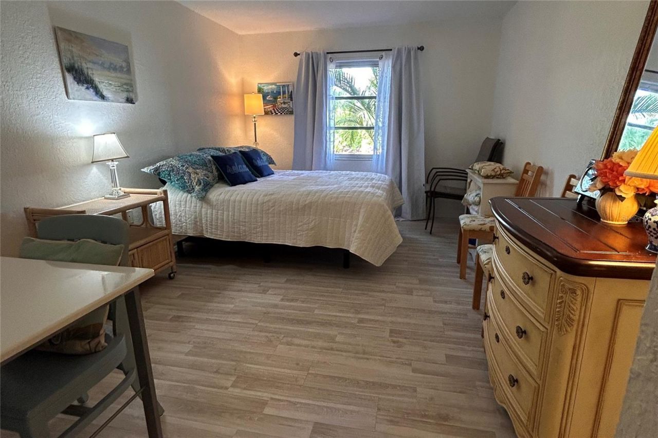 972 La Costa Circle, Unit 3, Sarasota, FL 34237 Photo