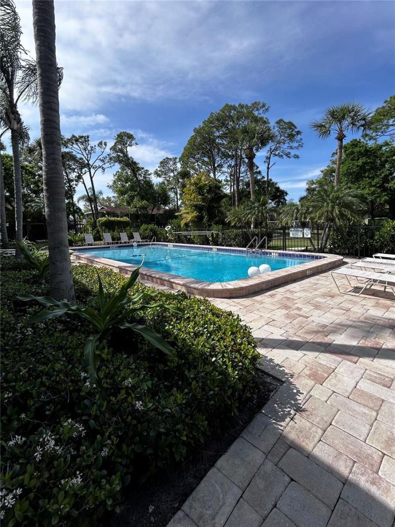 972 La Costa Circle, Unit 3, Sarasota, FL 34237 Photo