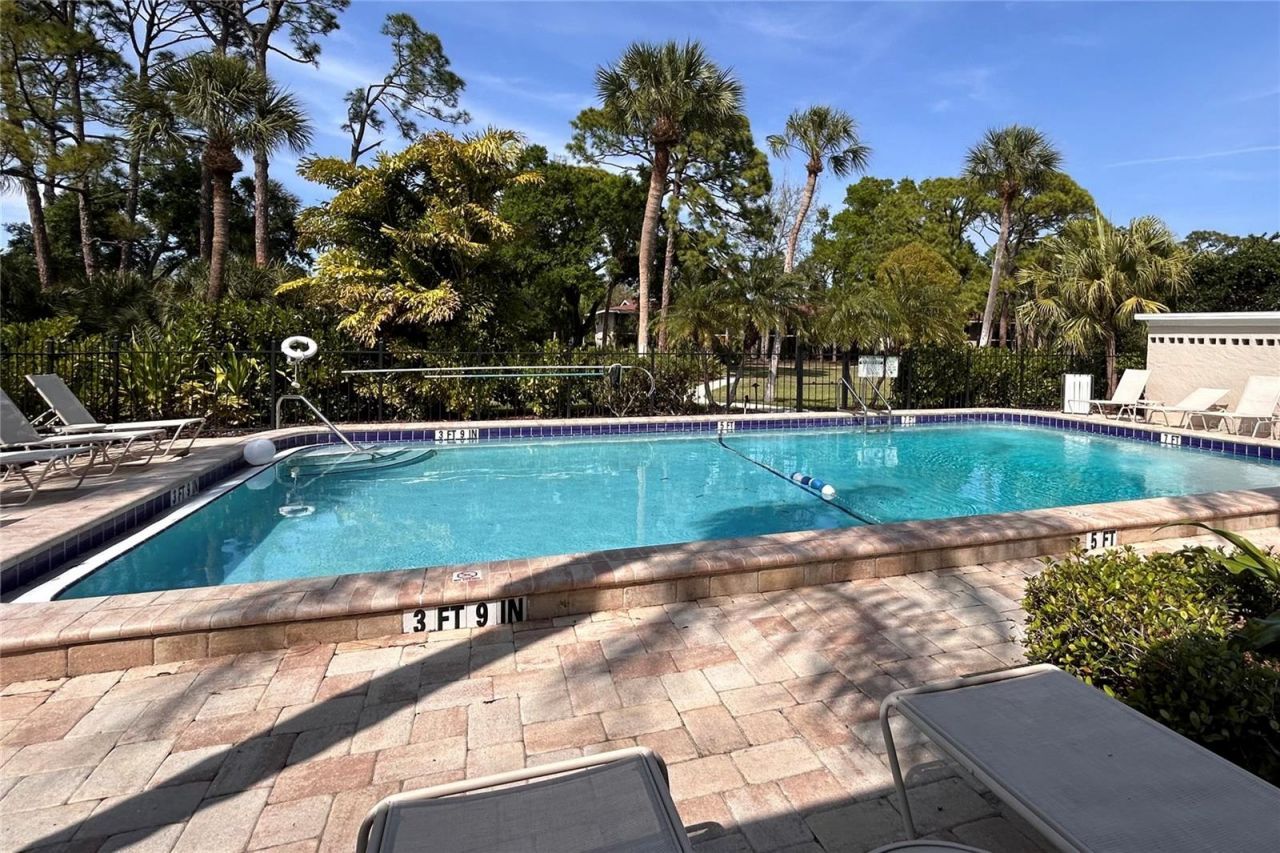 972 La Costa Circle, Unit 3, Sarasota, FL 34237 Photo