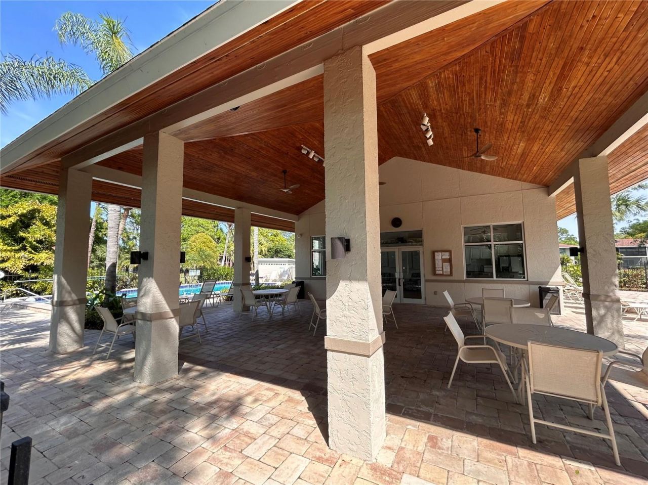 972 La Costa Circle, Unit 3, Sarasota, FL 34237 Photo