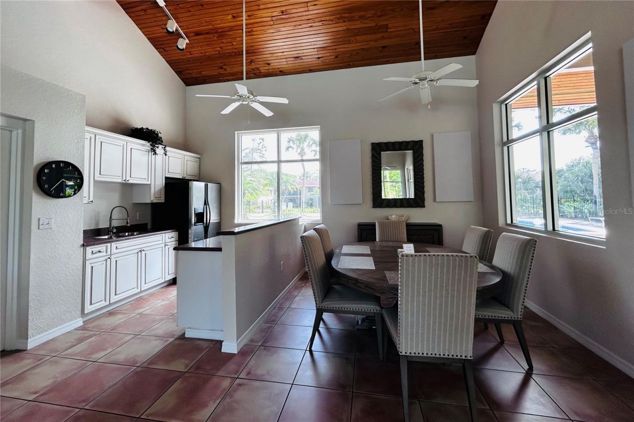 972 La Costa Circle, Unit 3, Sarasota, FL 34237 Photo
