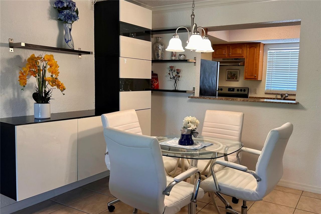 972 La Costa Circle, Unit 3, Sarasota, FL 34237 Photo