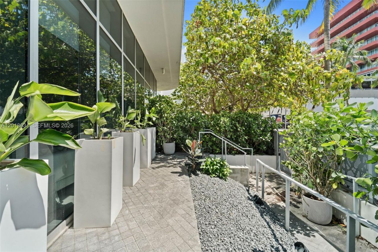 1 Collins Ave , Unit 108, Miami Beach, FL 33139 Photo