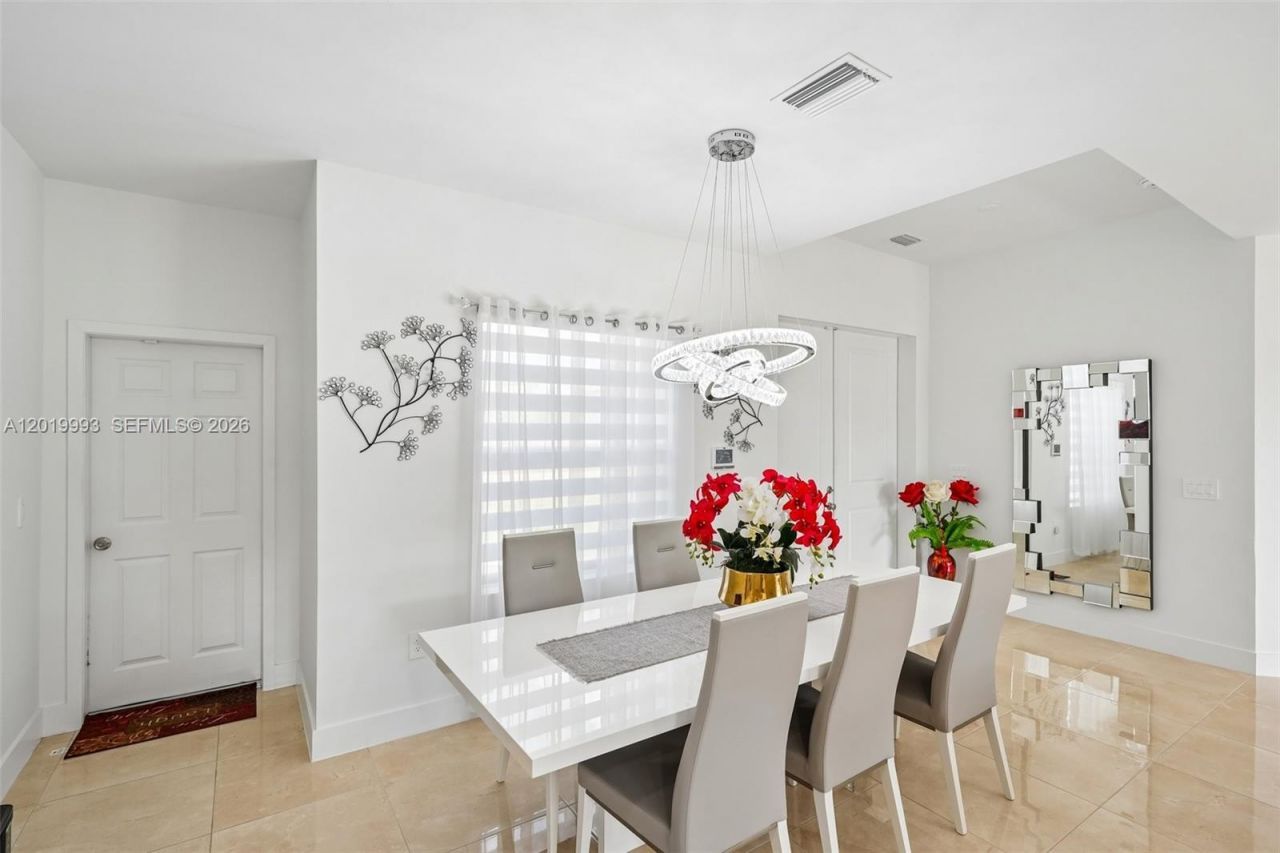 910 Richmond Ave N , Lehigh Acres, FL 33972 Photo
