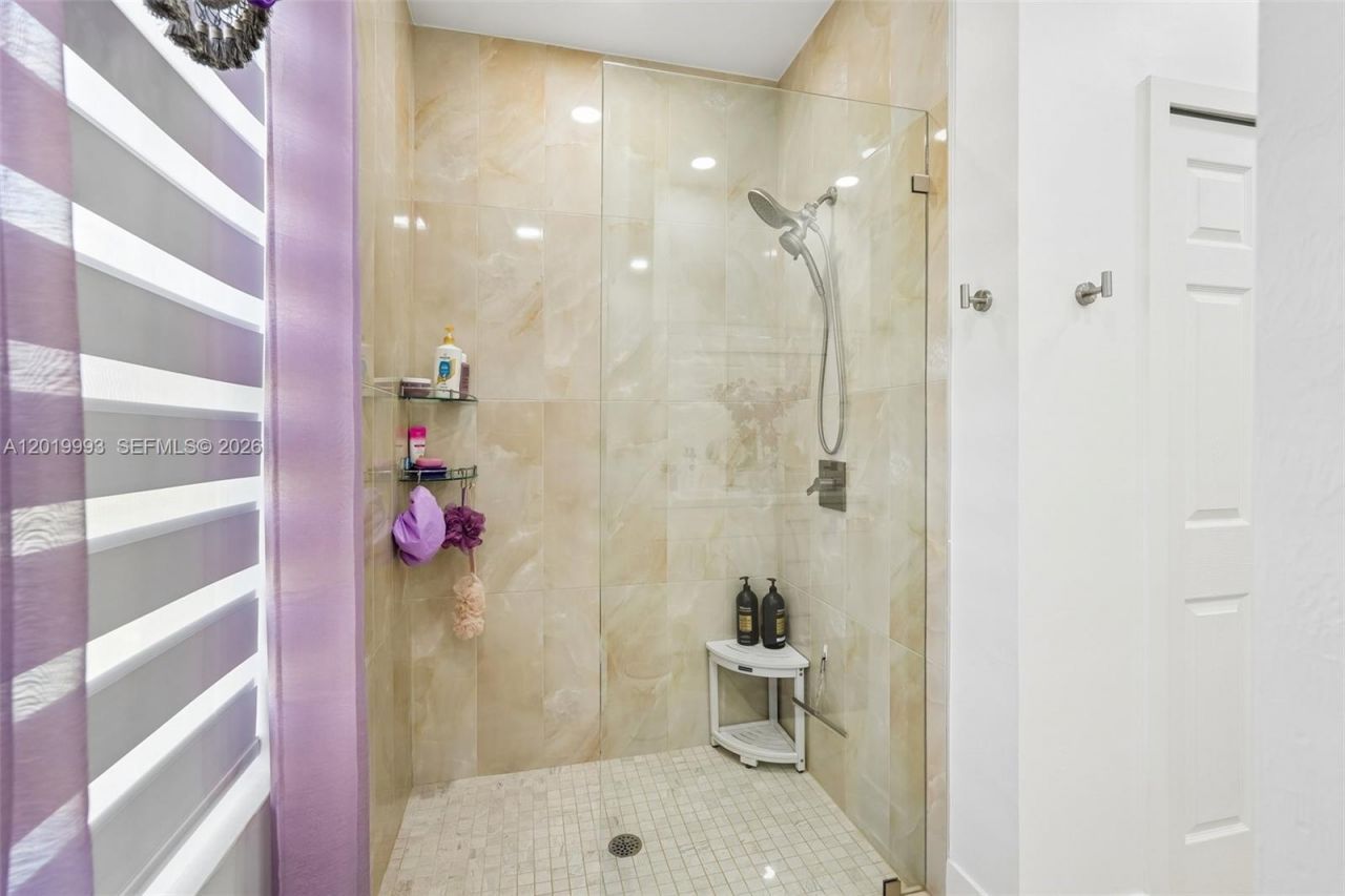 910 Richmond Ave N , Lehigh Acres, FL 33972 Photo