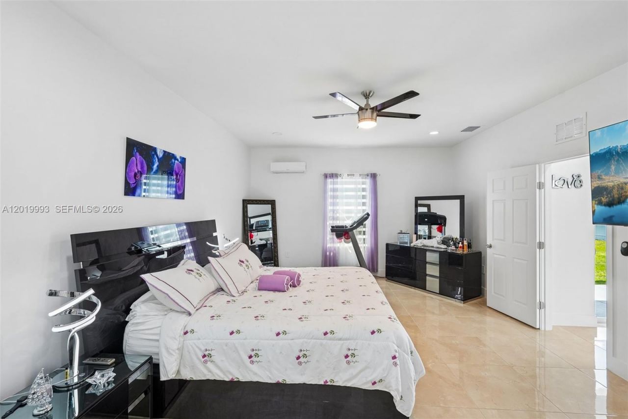 910 Richmond Ave N , Lehigh Acres, FL 33972 Photo