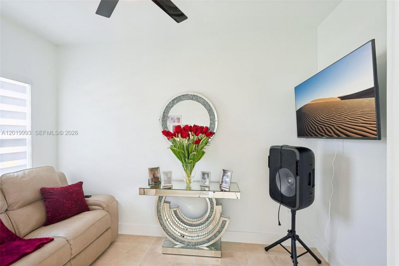 910 Richmond Ave N , Lehigh Acres, FL 33972 Photo