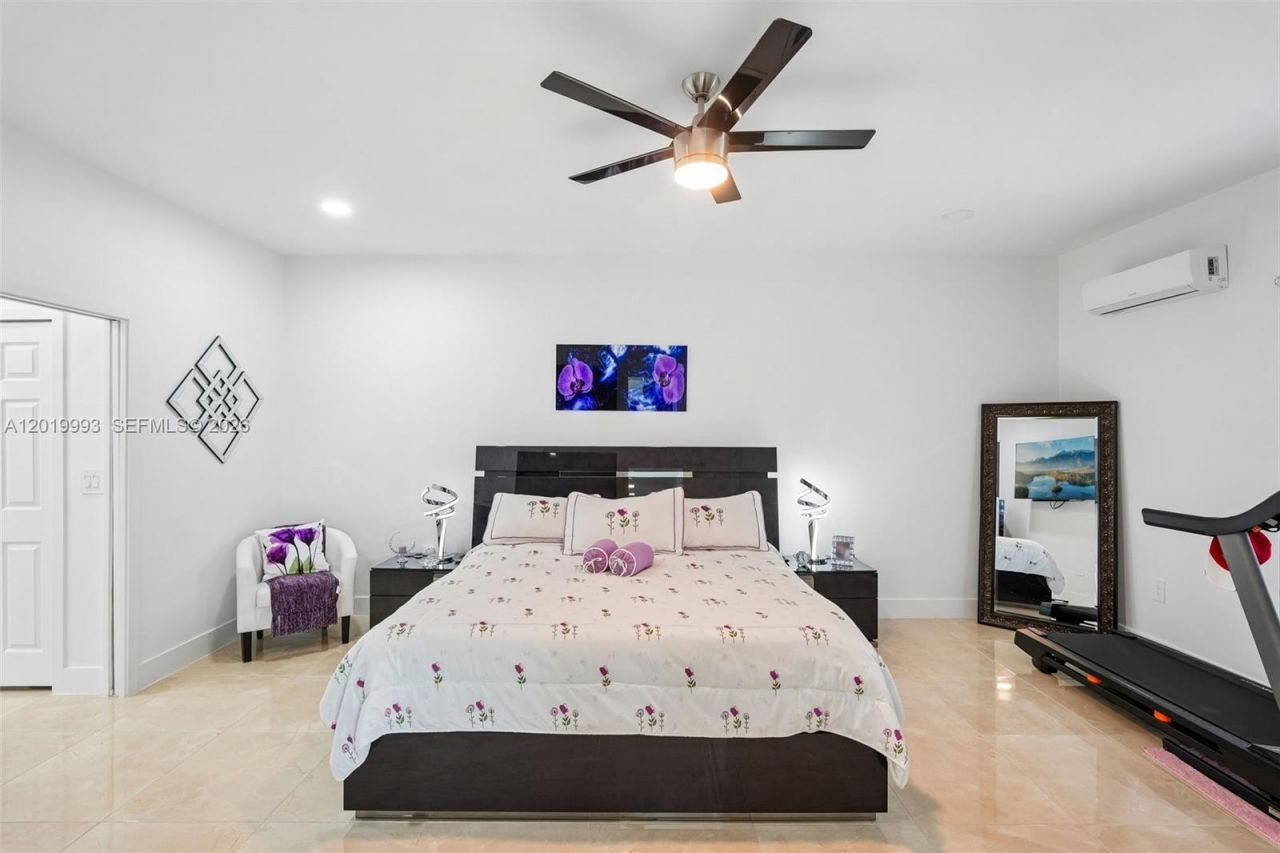910 Richmond Ave N , Lehigh Acres, FL 33972 Photo