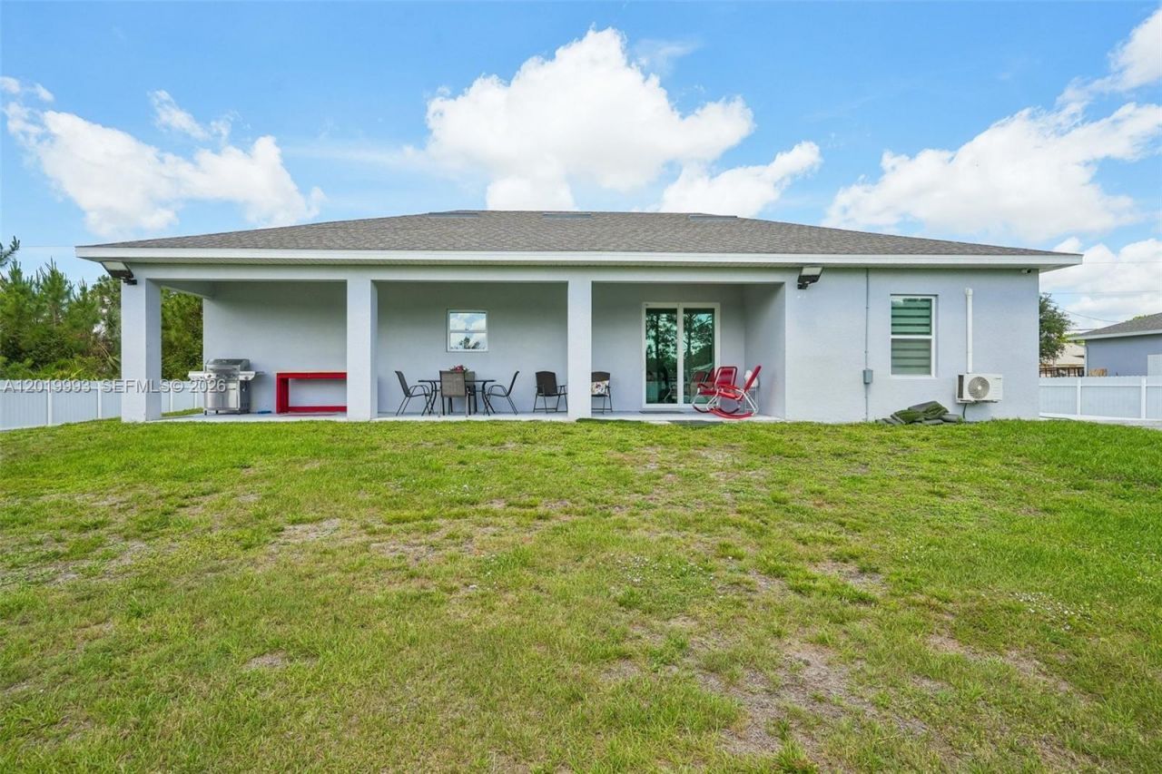 910 Richmond Ave N , Lehigh Acres, FL 33972 Photo