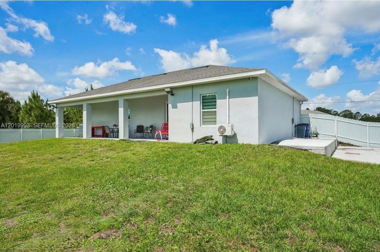 910 Richmond Ave N , Lehigh Acres, FL 33972 Photo
