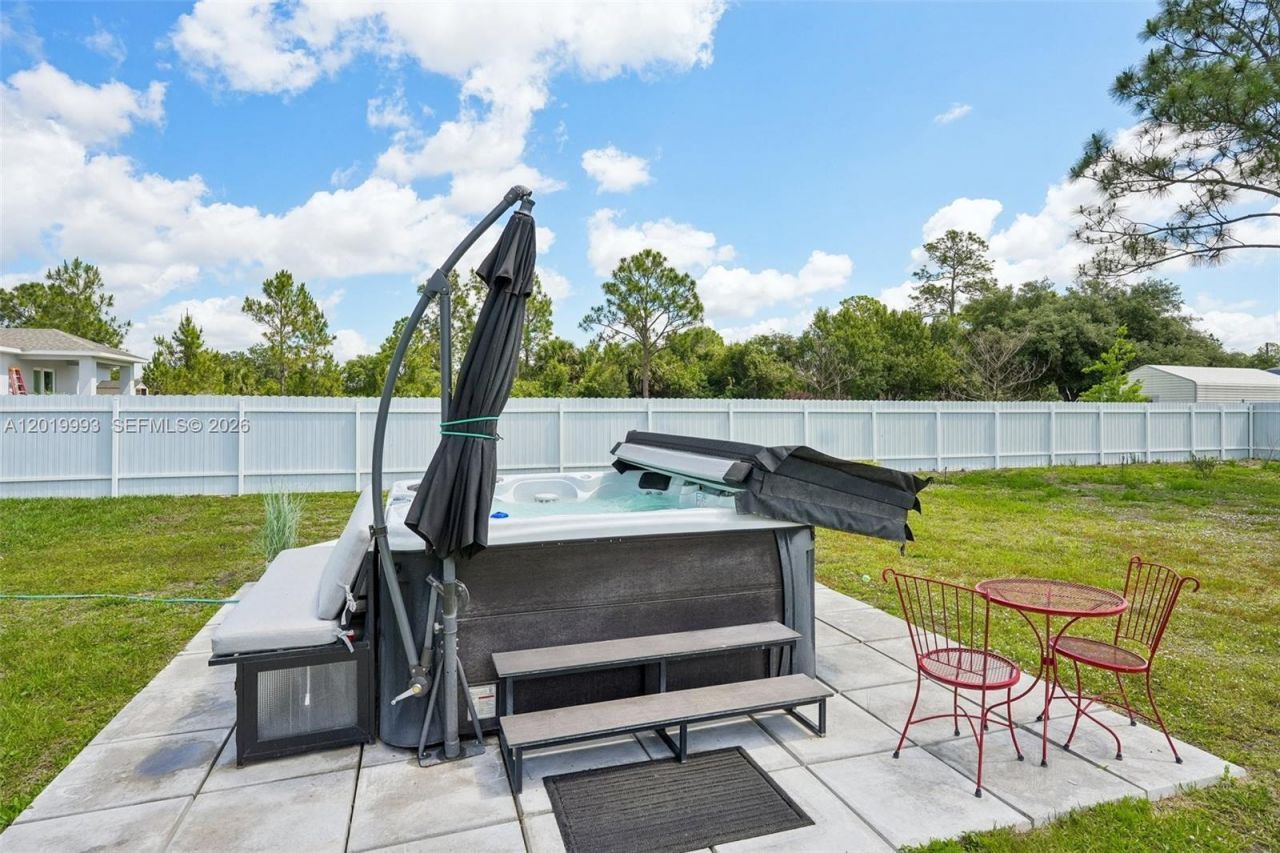 910 Richmond Ave N , Lehigh Acres, FL 33972 Photo