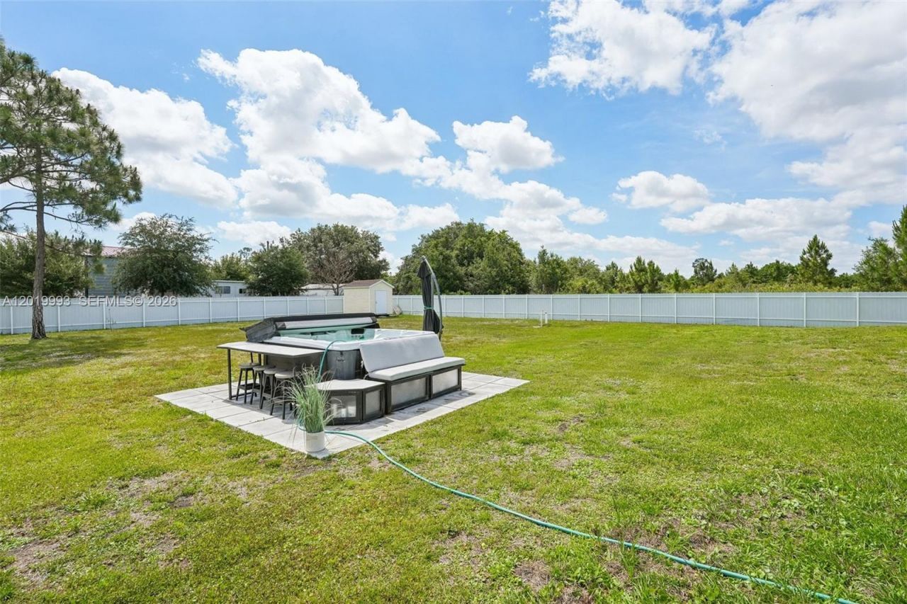 910 Richmond Ave N , Lehigh Acres, FL 33972 Photo
