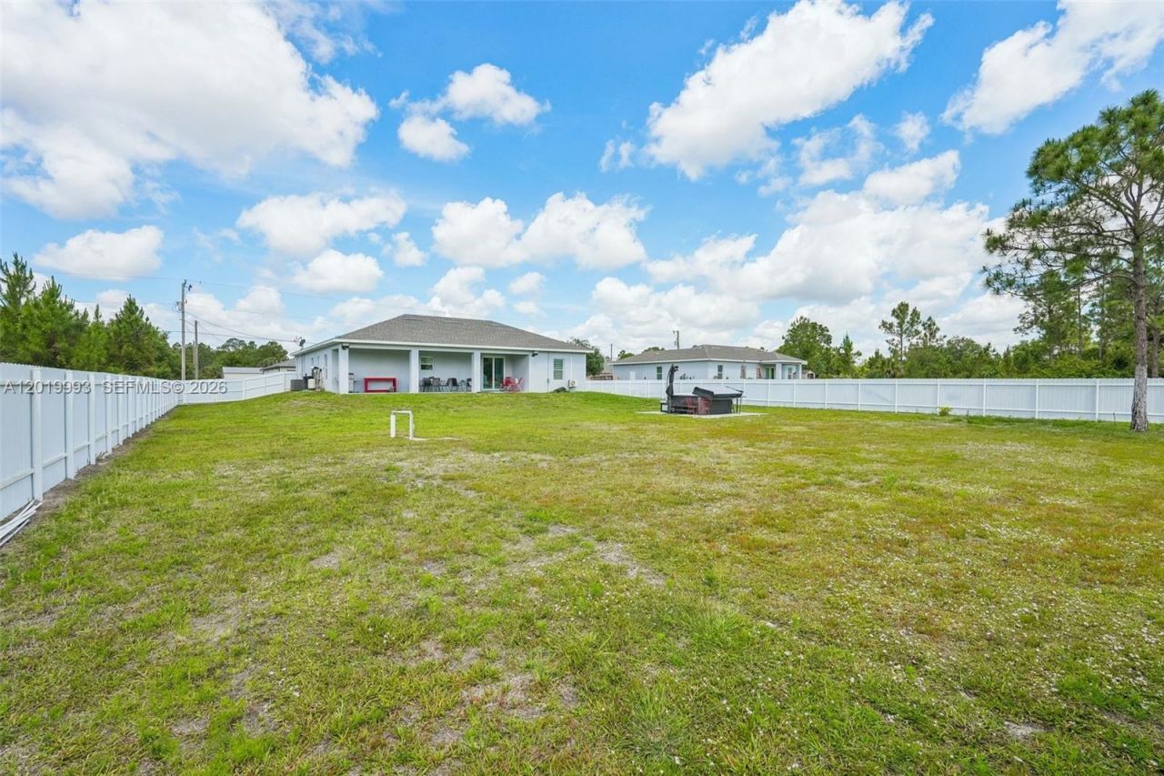 910 Richmond Ave N , Lehigh Acres, FL 33972 Photo