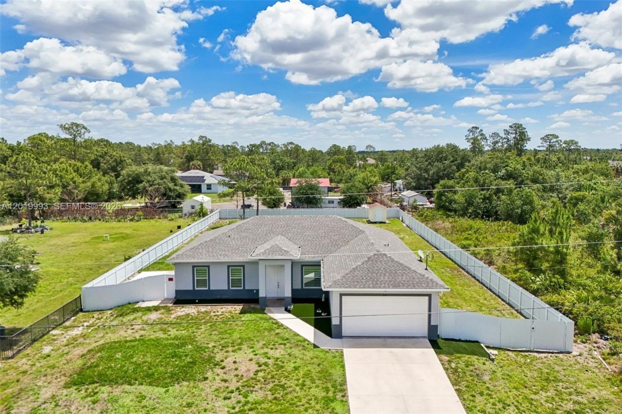 910 Richmond Ave N , Lehigh Acres, FL 33972 Photo