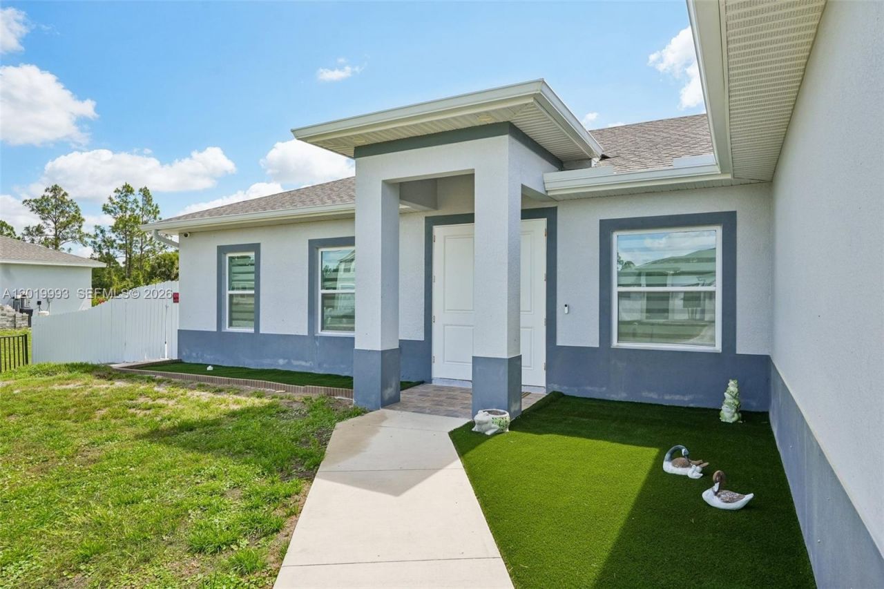 910 Richmond Ave N , Lehigh Acres, FL 33972 Photo