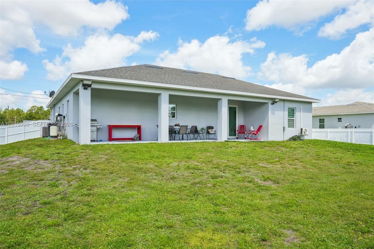 910 Richmond Ave N , Lehigh Acres, FL 33972 Photo