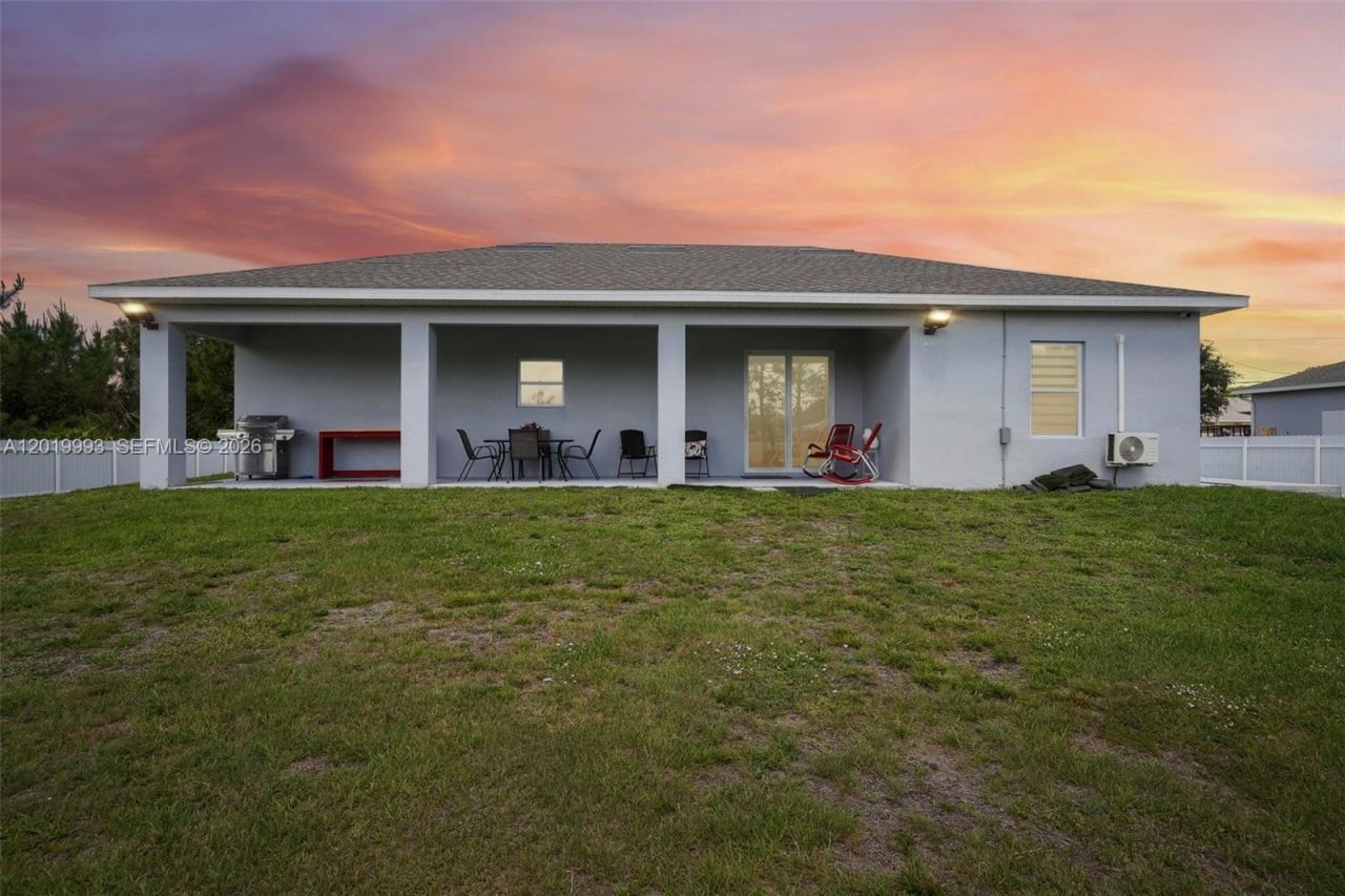 910 Richmond Ave N , Lehigh Acres, FL 33972 Photo