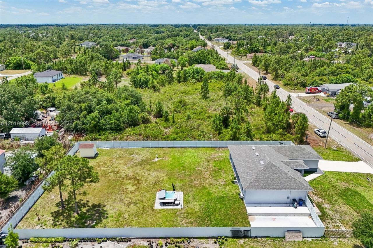 910 Richmond Ave N , Lehigh Acres, FL 33972 Photo