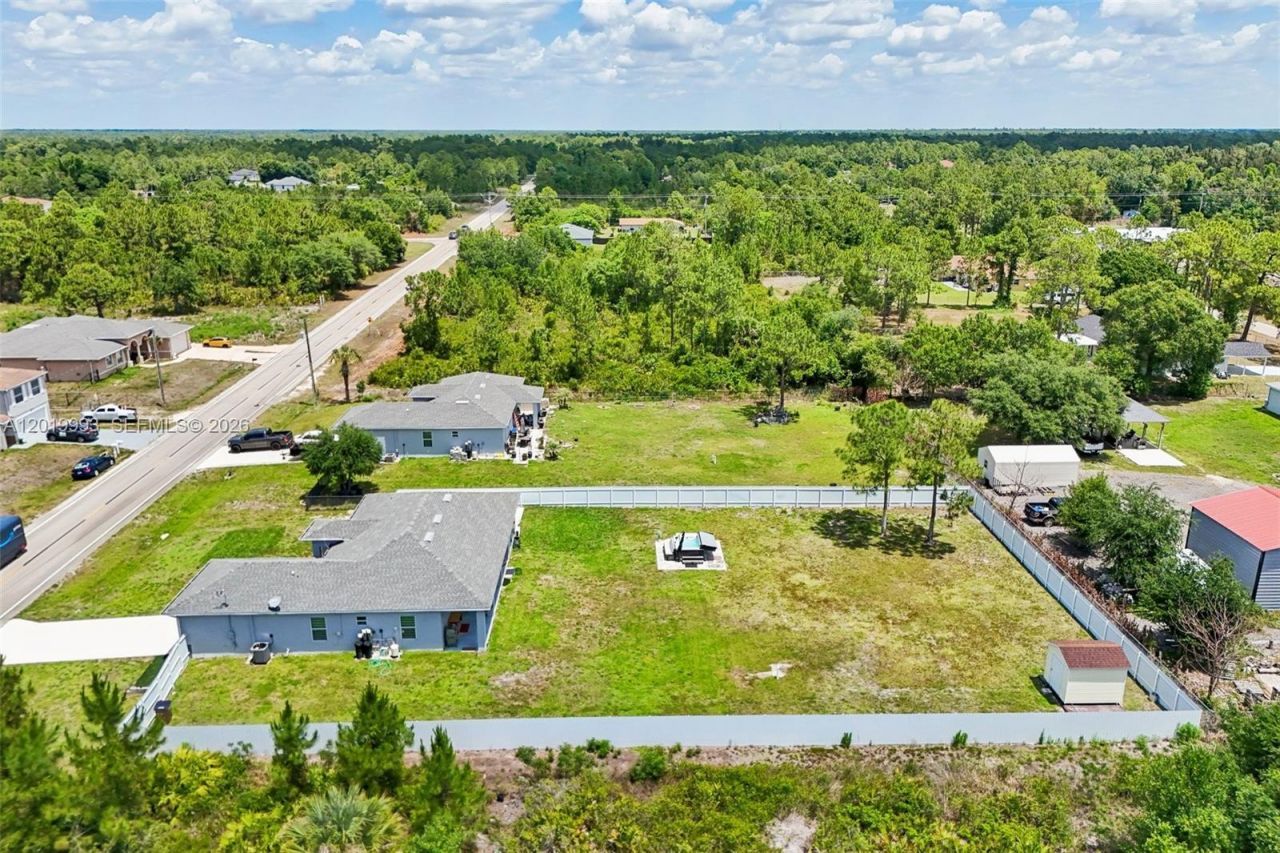 910 Richmond Ave N , Lehigh Acres, FL 33972 Photo
