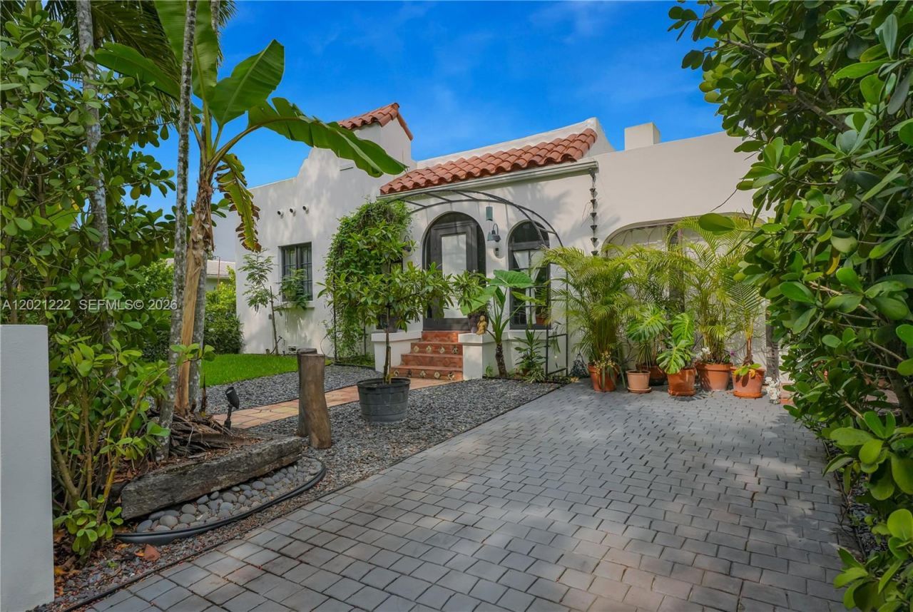 1214 Capri St , Coral Gables, FL 33134 Photo