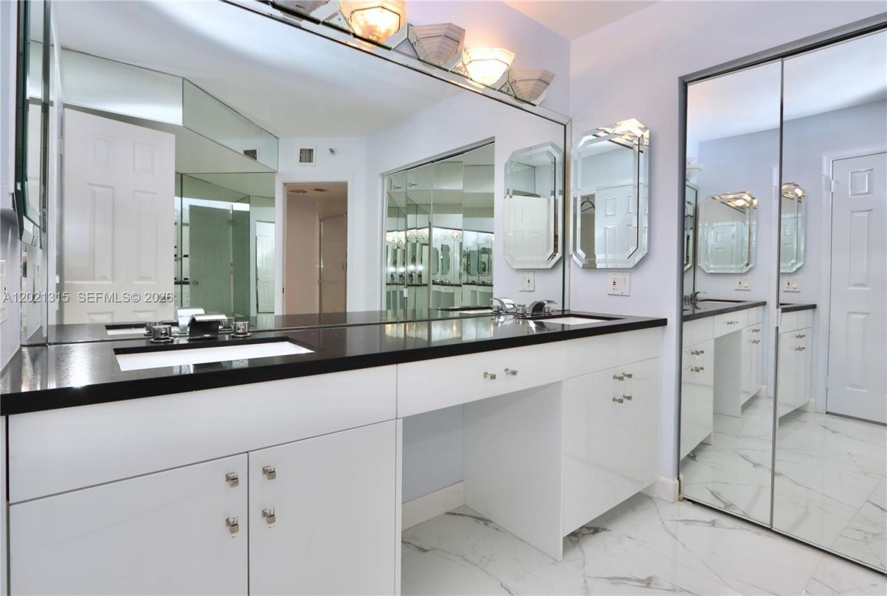 3530 Mystic Pointe Dr , Unit 2510, Aventura, FL 33180 Photo