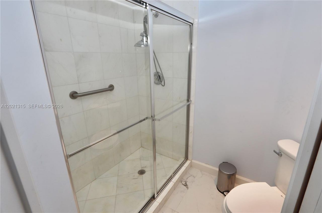 3530 Mystic Pointe Dr , Unit 2510, Aventura, FL 33180 Photo