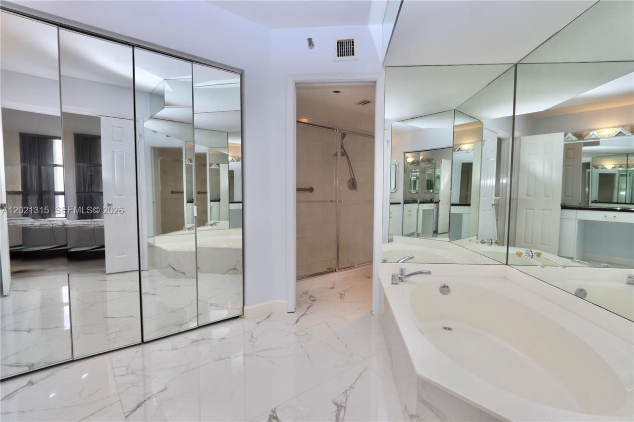 3530 Mystic Pointe Dr , Unit 2510, Aventura, FL 33180 Photo