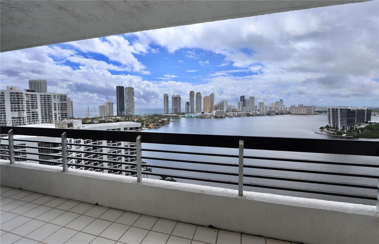 3530 Mystic Pointe Dr , Unit 2510, Aventura, FL 33180 Photo
