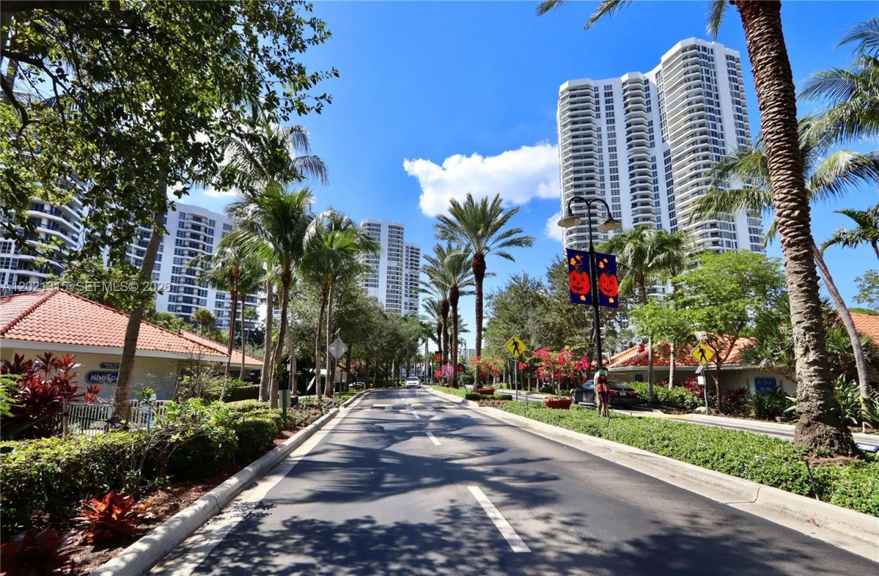3530 Mystic Pointe Dr , Unit 2510, Aventura, FL 33180 Photo