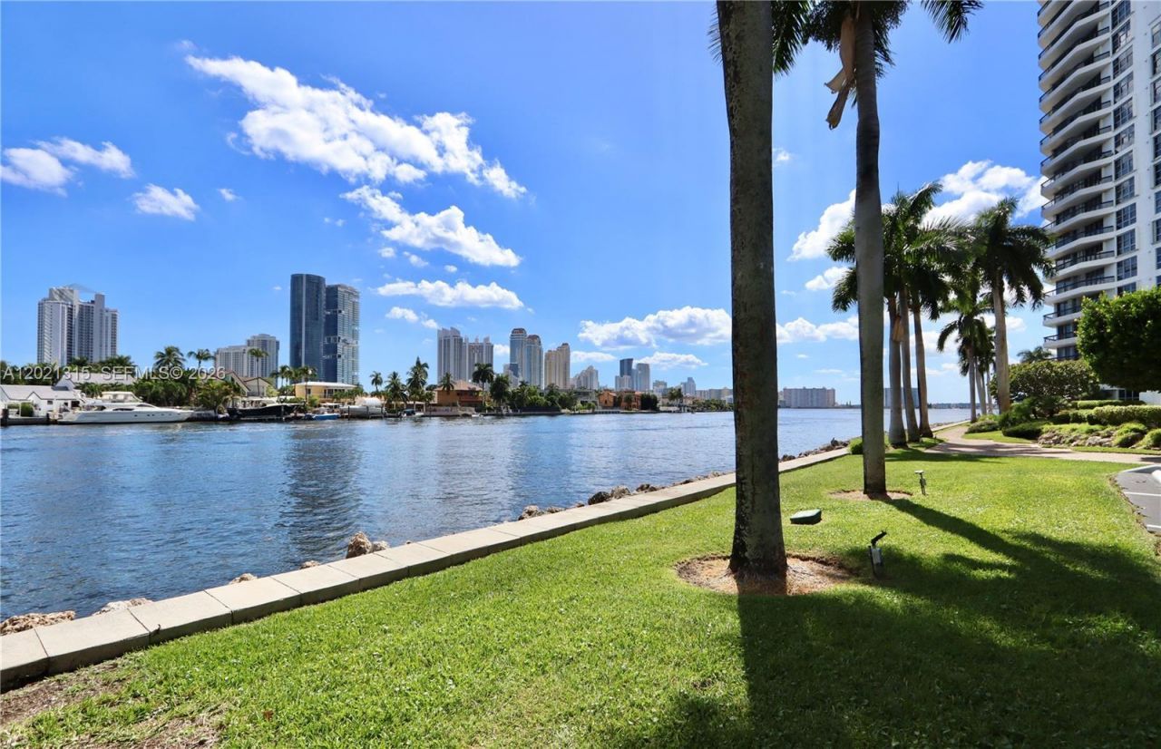 3530 Mystic Pointe Dr , Unit 2510, Aventura, FL 33180 Photo
