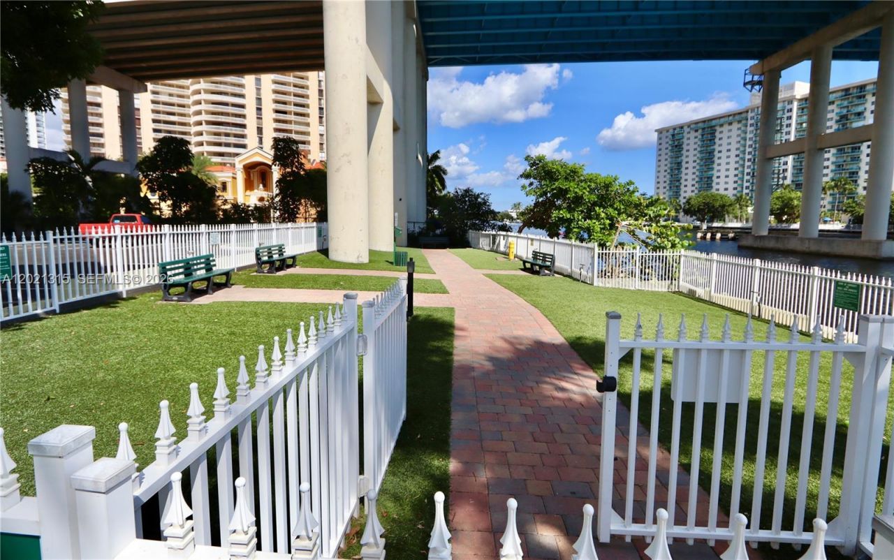 3530 Mystic Pointe Dr , Unit 2510, Aventura, FL 33180 Photo