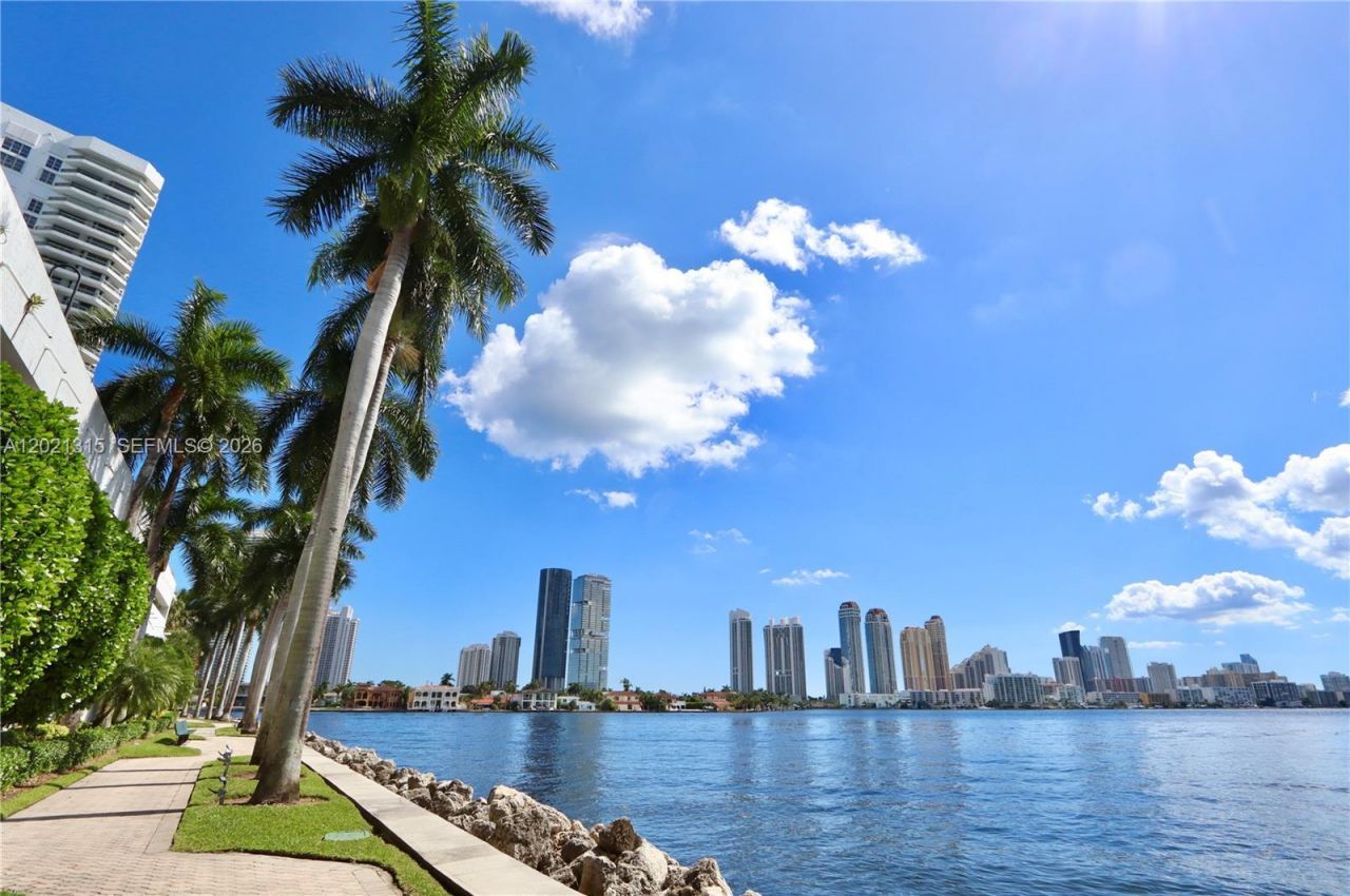 3530 Mystic Pointe Dr , Unit 2510, Aventura, FL 33180 Photo