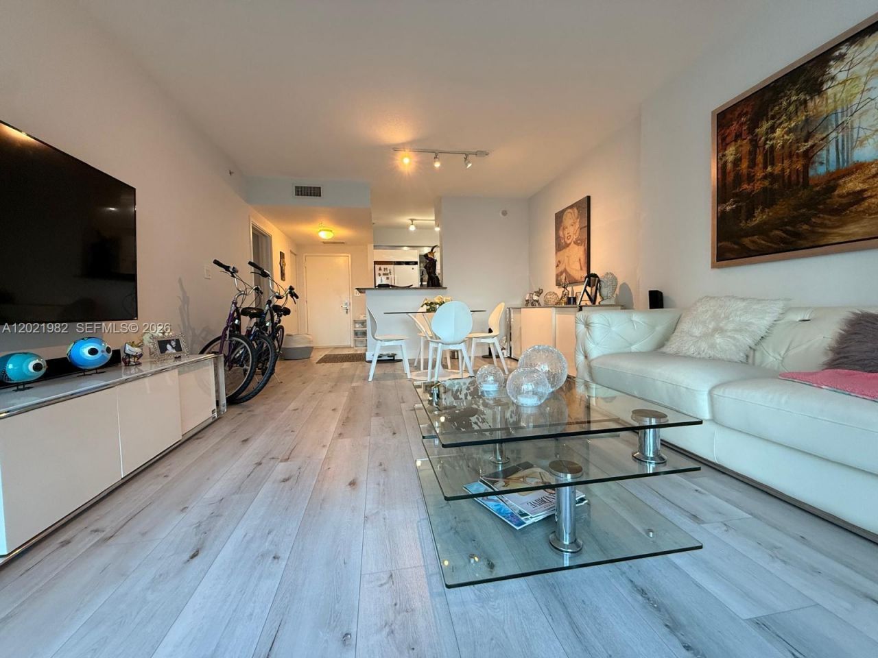 325 S Biscayne Blvd , Unit 2024, Miami, FL 33131 Photo