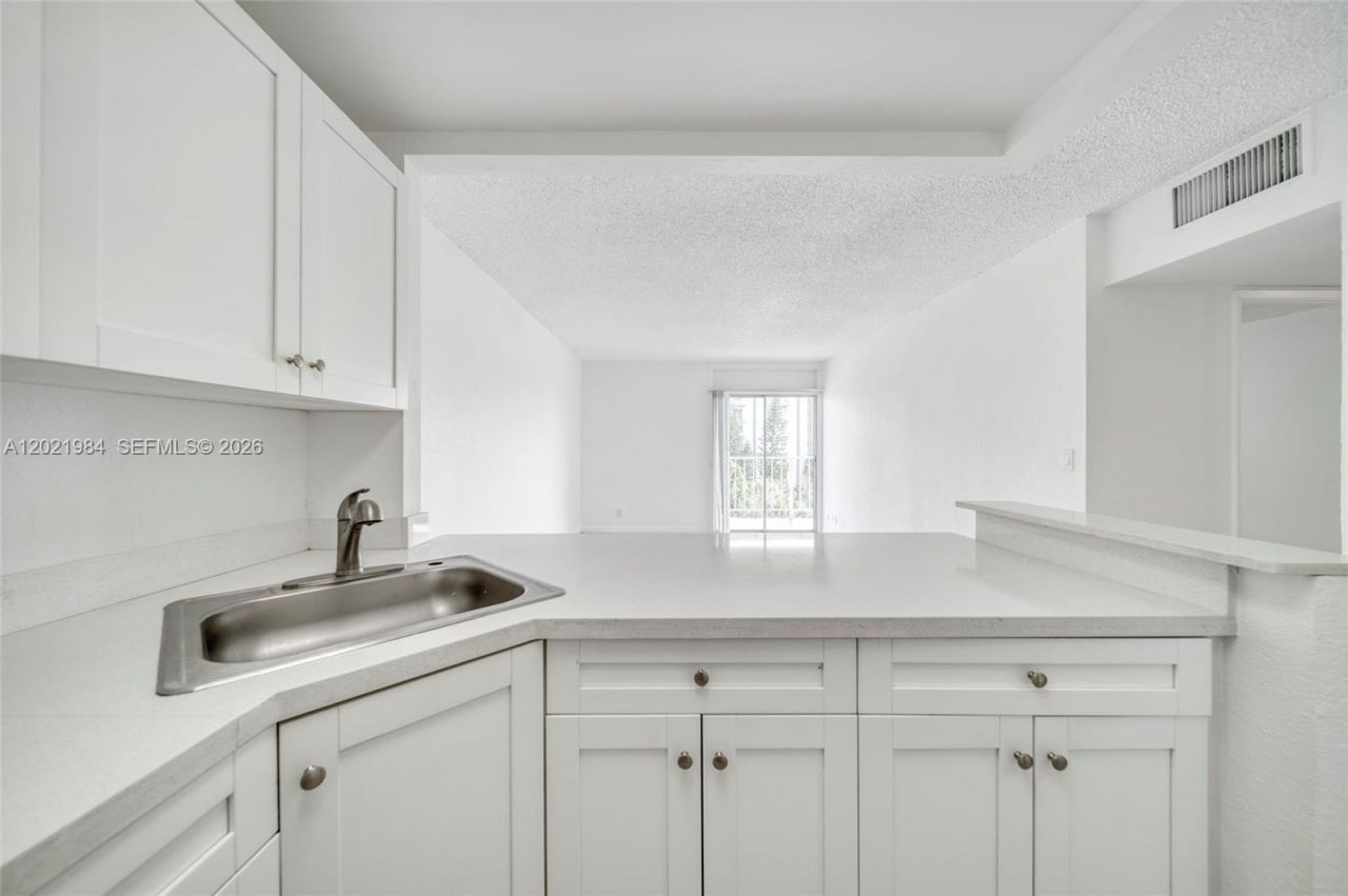 801 NW 47th Ave , Unit 515W, Miami, FL 33126 Photo