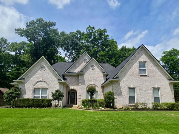 3015 BRAMBLEBUSH LN, Lakeland, TN 38002