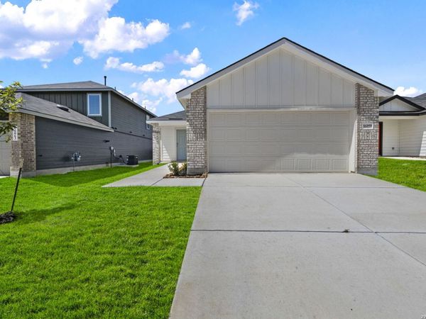 16059 Mahogany Way, Elmendorf, TX 78112