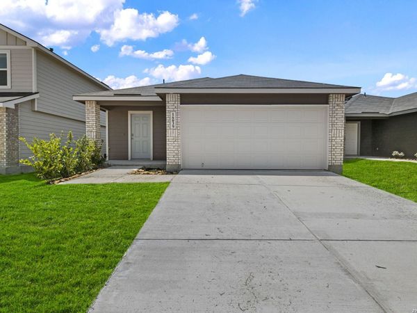 16039 Mahogany Way, Elmendorf, TX 78112
